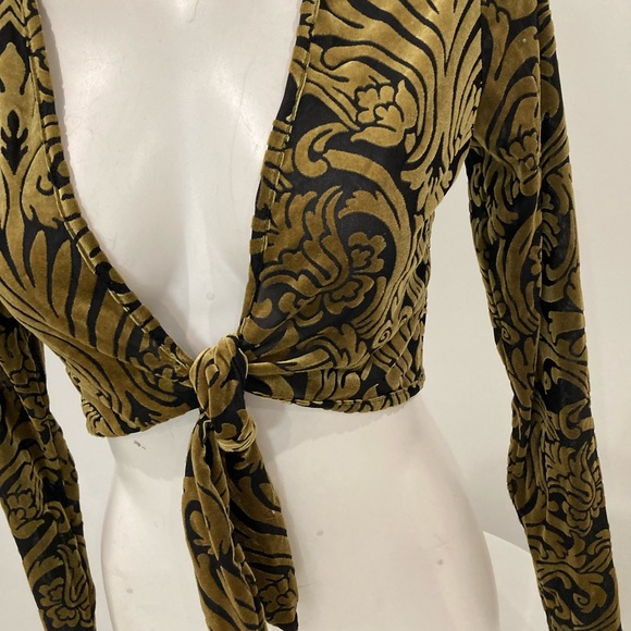NEW Boohoo Black Gold Damask Velvet Long Sleeve Tie Crop Top M - Picture 6 of 13